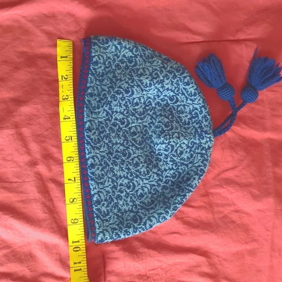 Wool hat by Neve Designs - Picture 3 of 3